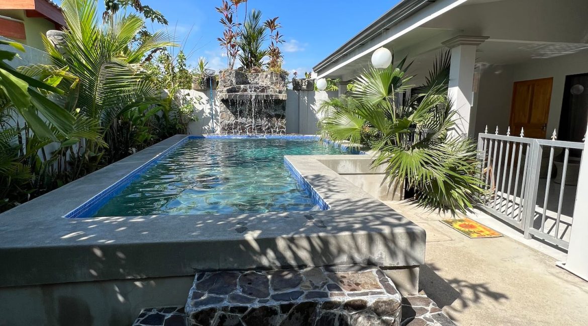 b0e7ad01-73be-413a-b904-cd9c63a12a35